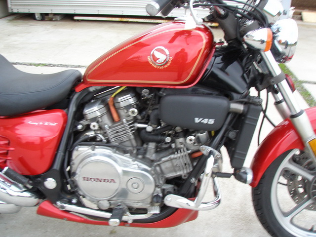 Купить мотоцикл Honda V45 Magna 1989 фото 19